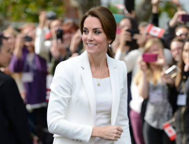 Δυο fashion items που φόρεσε η Kate Middleton έγιναν ανάρπαστα (φωτό)